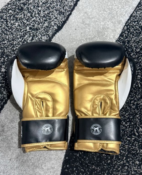 manusi de box venum 12oz