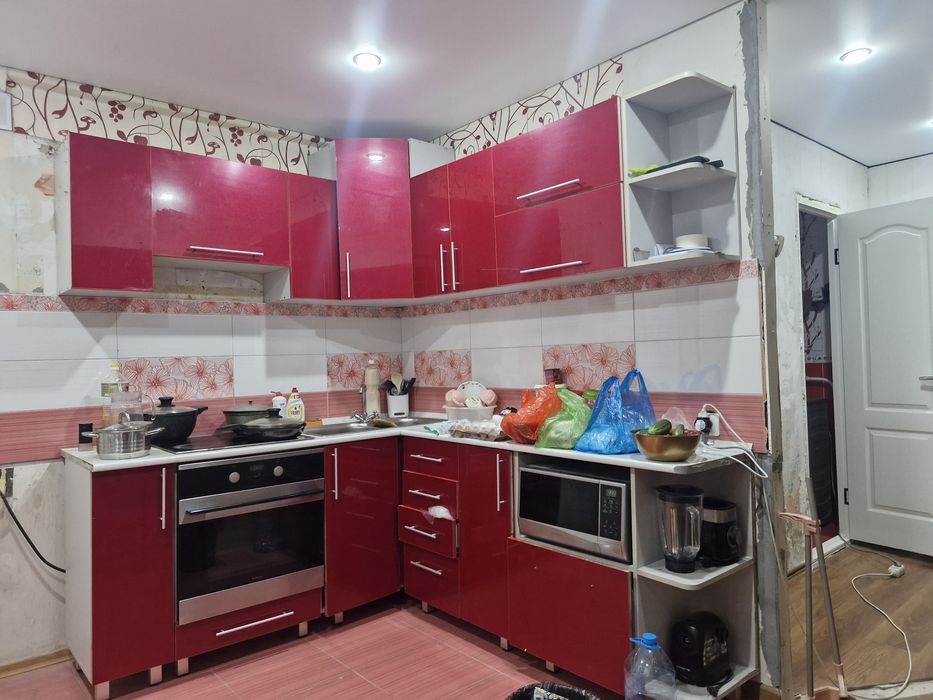 Кухный гарнитур с духовкой
