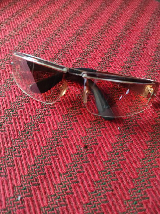 Ochelari de soare, model diferite, lentile cu diferite filtre