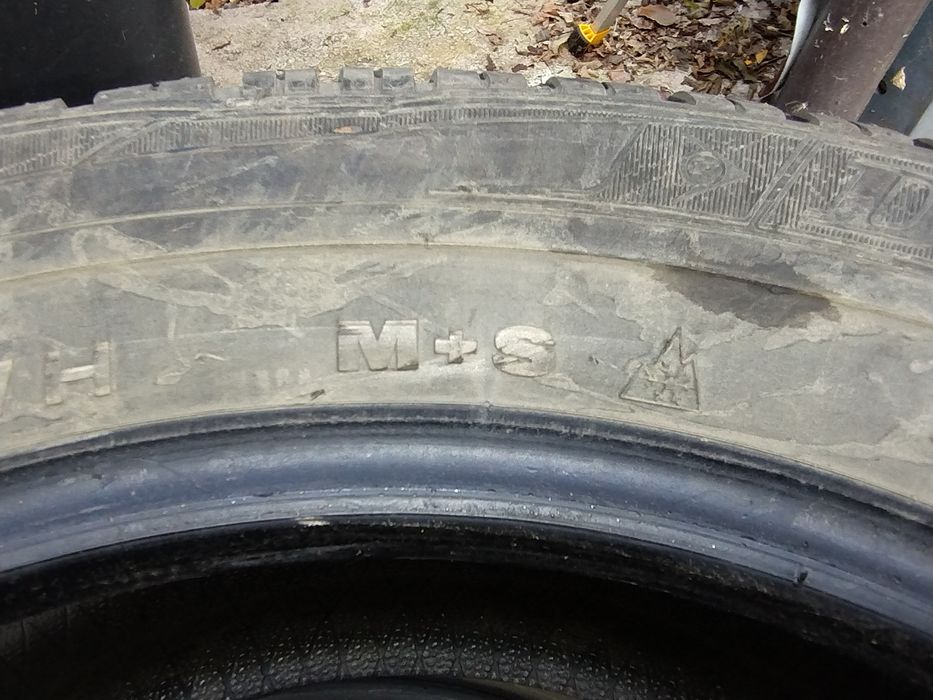 Anvelope de iarnă 225-55-R17