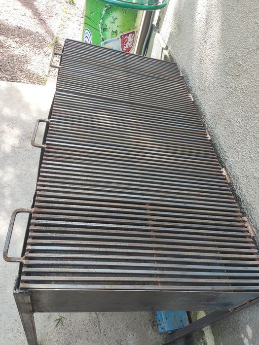 Професионална Скара на Дървени Въглища ървени