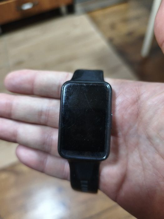 Часы Huawei в хорошем качестве