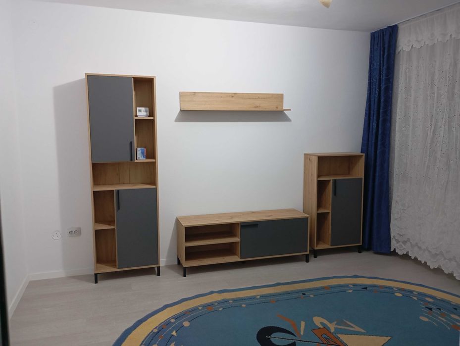 Închiriez apartament cu 2 camere decomandat M20