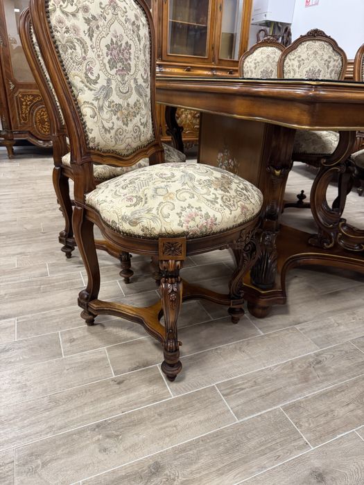 Sufragerie din lemn masiv cu sculpturi și picturi manuale!