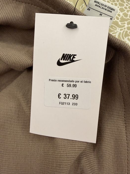 Оригинален  Nike чисто нов с етикет