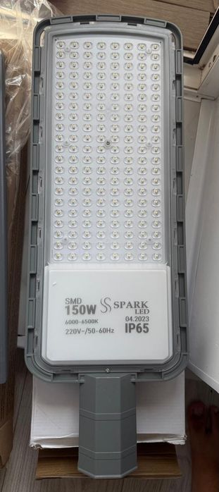 Прожектор продам