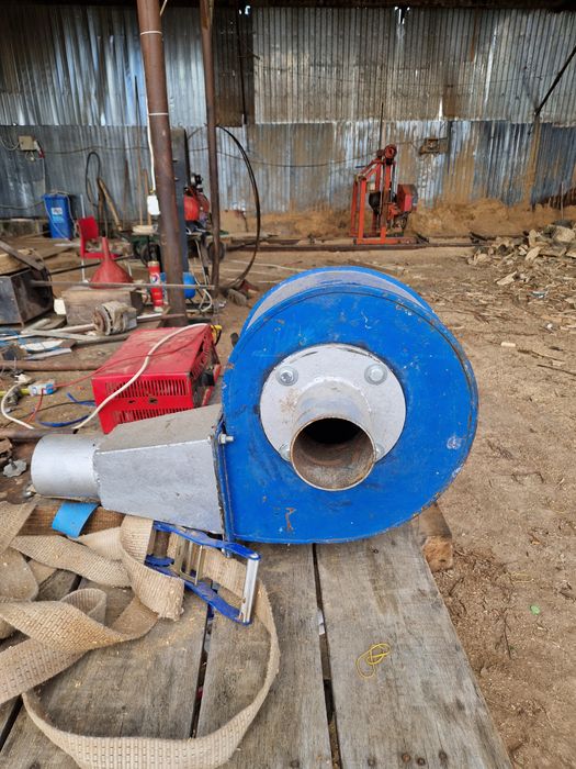 Ventilator cu exhaustare trifazic