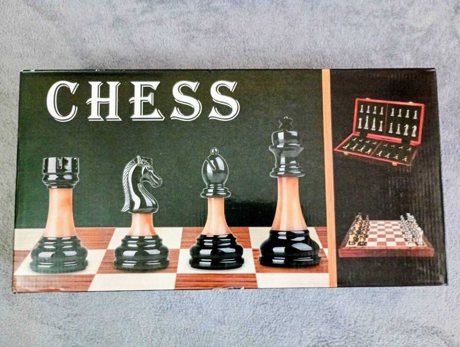 Луксозен масивен шах с класически фигури