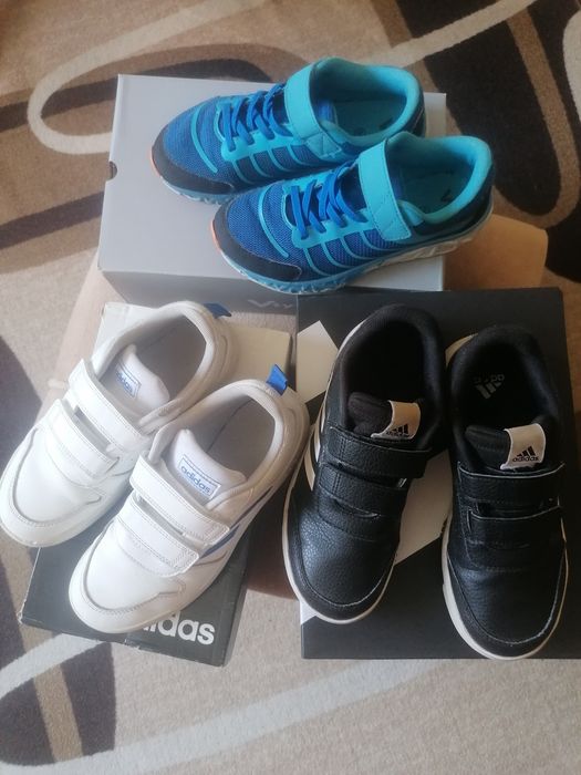 Маратонки за момче Adidas  размер 34