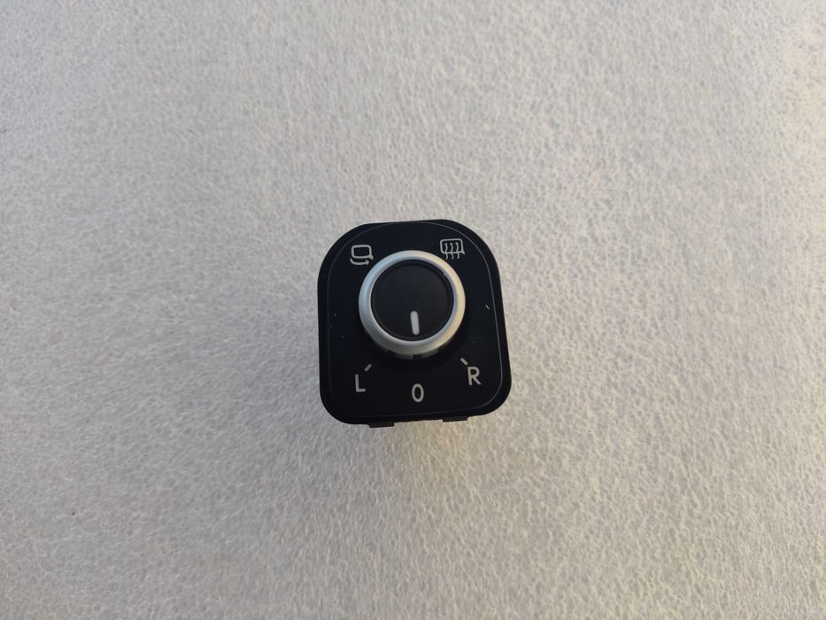 Бутони за ел.стъкла и ел.огледала за Голф 4/5 Пасат Б5/5,5, 6, Леон