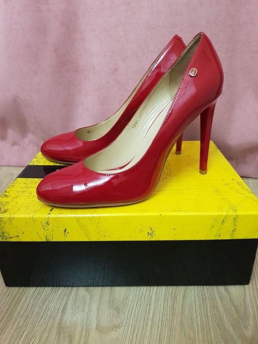 Туфли новые продам