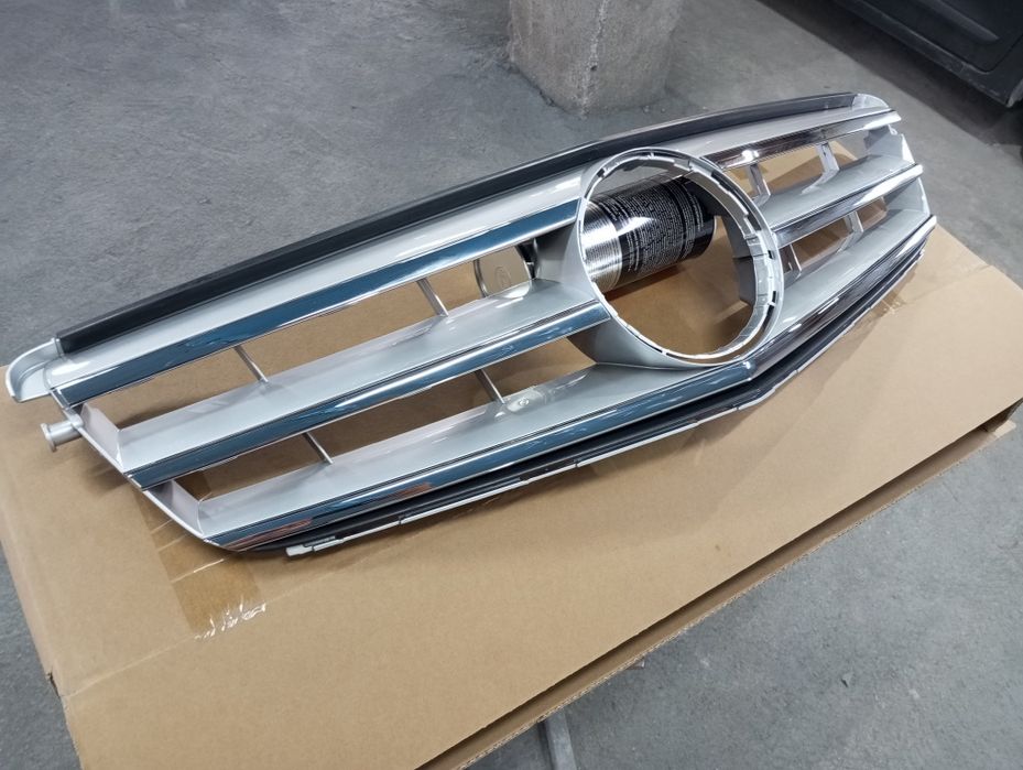 Решетка мерцедес Ц класа w204