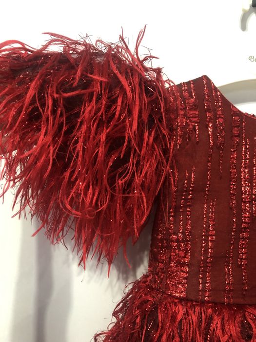 Продам стильное вечернее платье на девочку