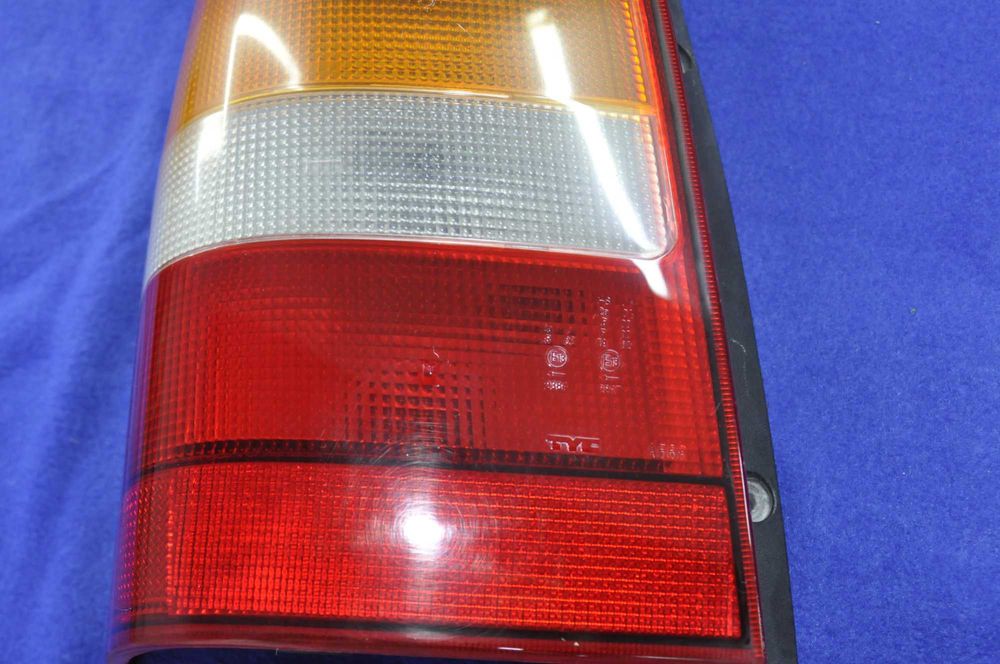 Фонари задние на Mercedes Vito. Кузов W638.