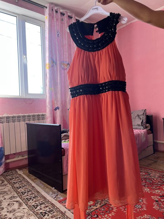 Платья розовый