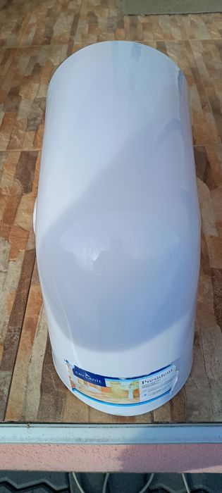 Piedestal suspendat pentru chiuvetă