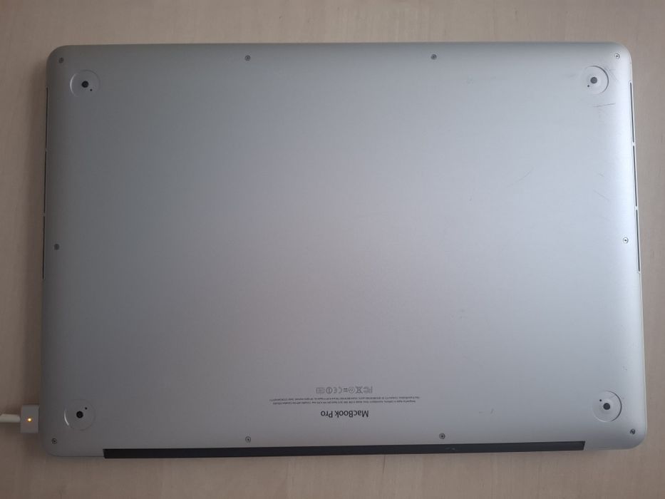 Macbook Pro 15" Early 2013 i7 16gb 512gb functional