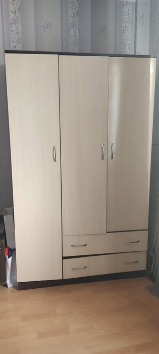 Продам шкаф самовывоз