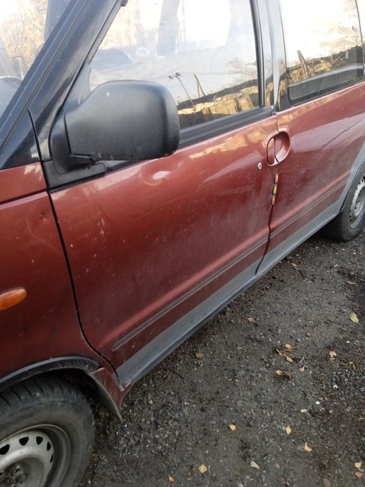 Продам,минибус. Nissan serena девяносто третьего года .