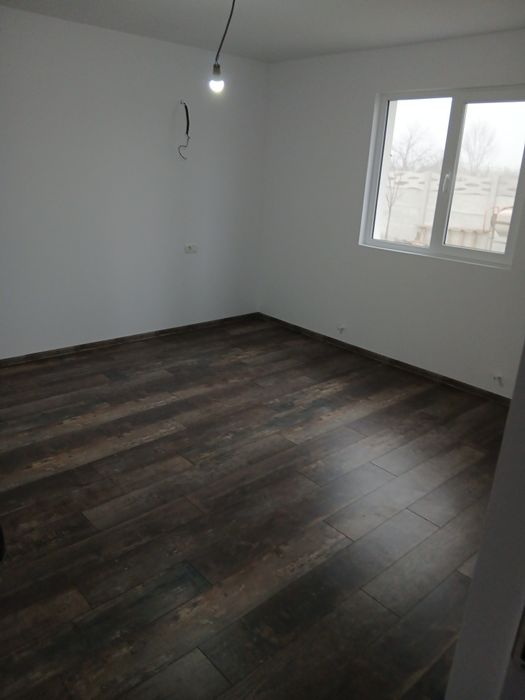 Vănd casă la cheie pe parter in Balș  str.Cireșului