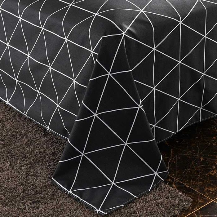 Мек и приятен спален комплект 180x220 бял с черни листа 4 части