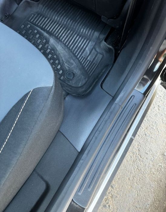 Set ornamente praguri + mocheta Dacia Logan 2 / Logan 2 MCV