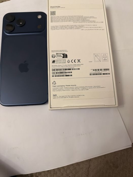iPhone 17 Pro Max 256GB Deep Blue - Като НОВ, 100% Батерия, Гаранция Yettel Фактура