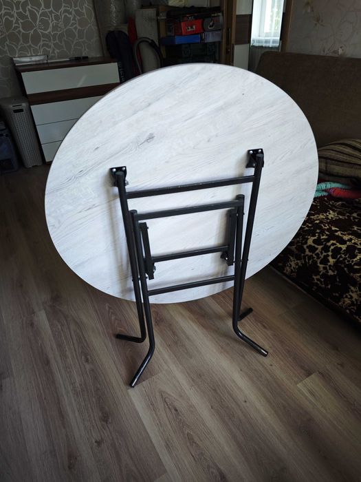 Стол круглый обеденный