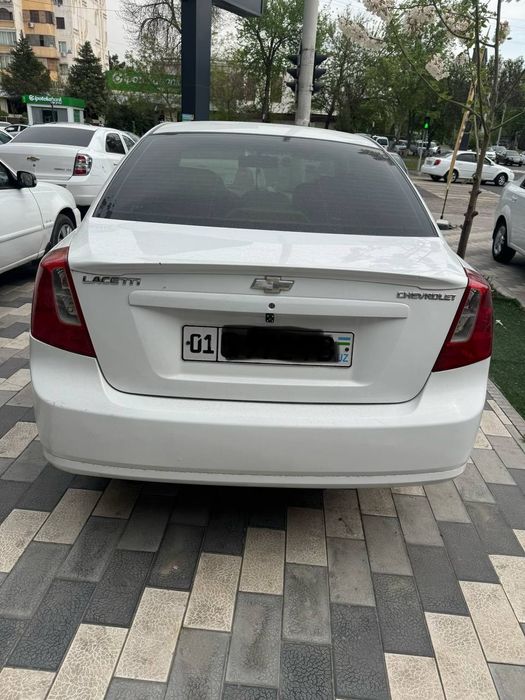 Lasetti 2010 mexanika jentra qilingan haydashga tayyor