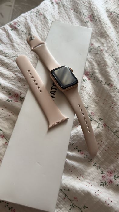 Apple Watch SE 40 мм