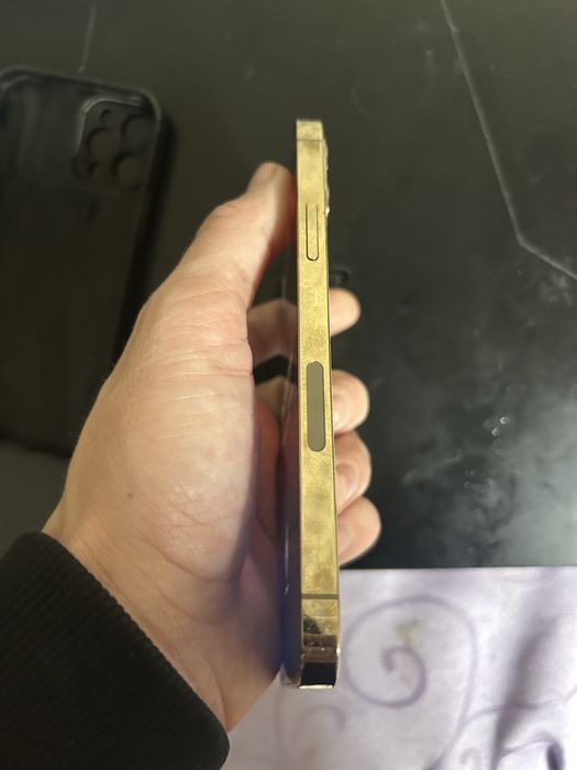 Продам Iphone 12 pro