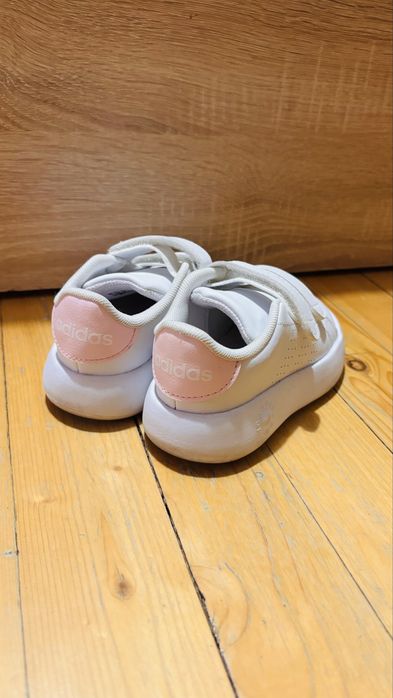 детски маратонки adidas b bubble