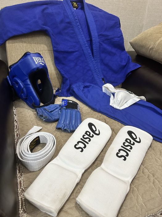 Кимоно со всей экипировкой