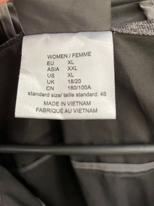 Vând geacă damă Jack Wolfskin