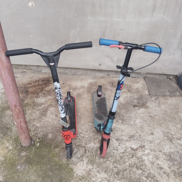 Doua trotinete oxelo