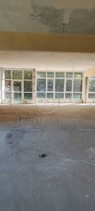 Реф. 305 Промишлено Помещение Панаира