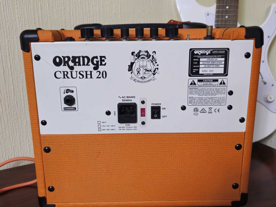 Электра гитара YAMAHA PACIFICA012,  комбик ORANGE Crush 20