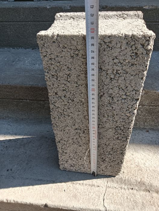 Vând bolțari de beton