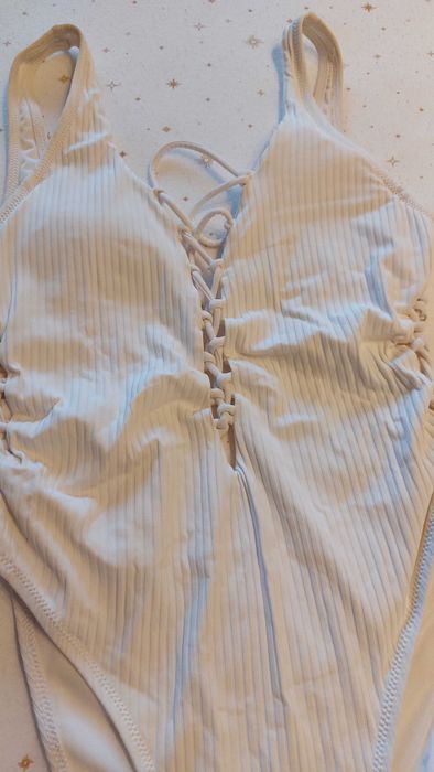 Costum de baie alb intreg