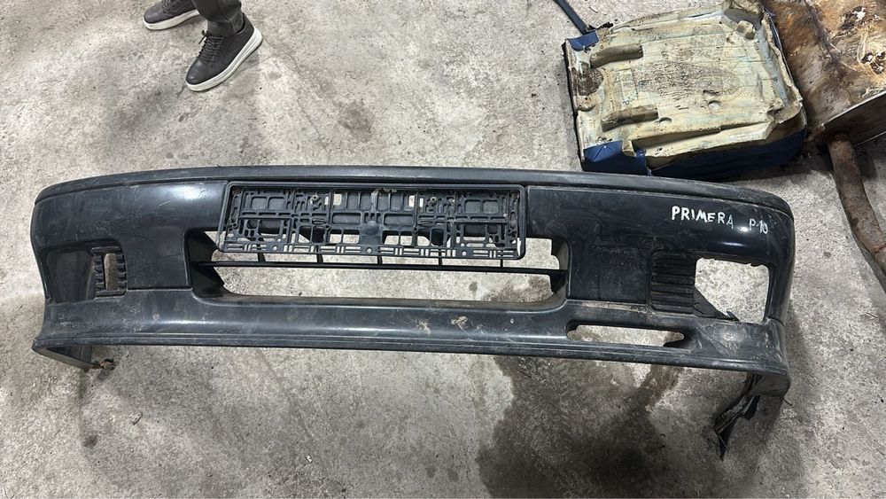 Передний Бампер Ниссан П 10