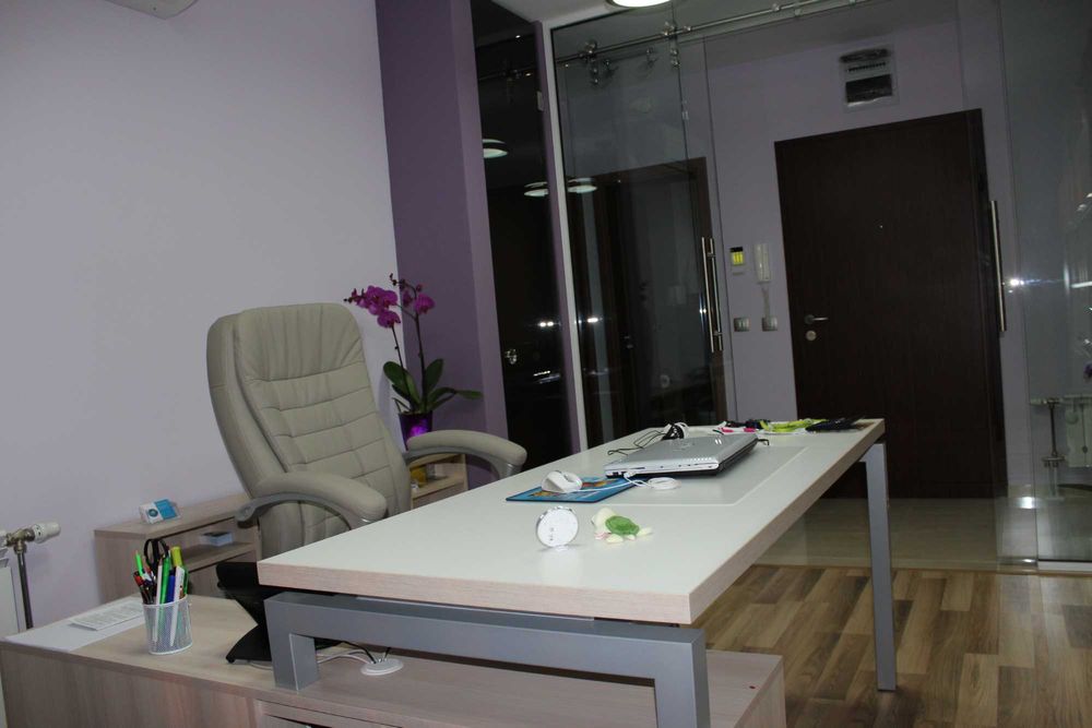 Офис Бюра + Шкафове в отлично състояние