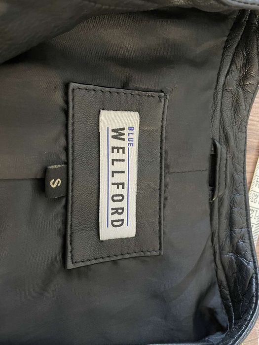 Дамско черно кожено яке размер S