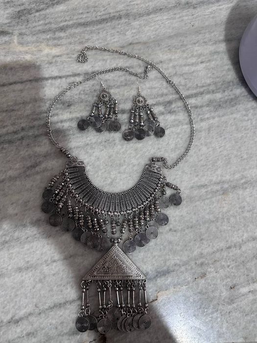 Продаётся бижутерия