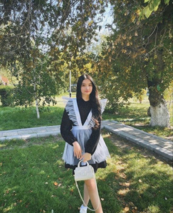 Платье с фартуком