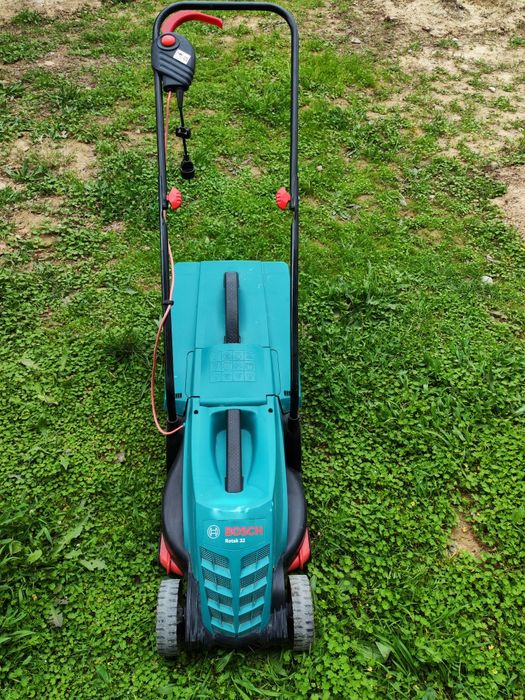 Электрический газонакасилка