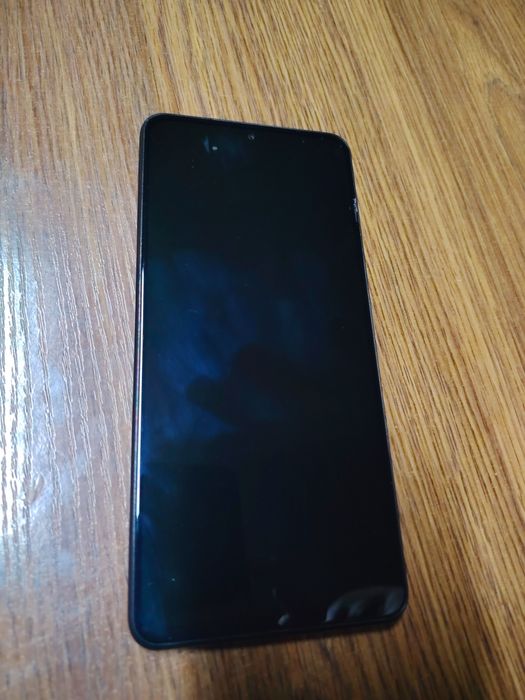Телефон Xiaomi Poco F3
