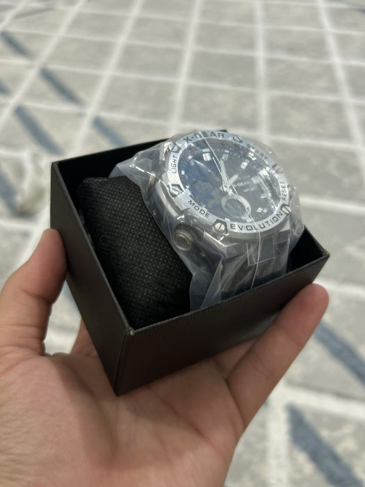 Продам часы спортивные