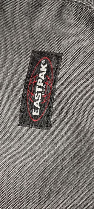 В продаже сумка Eastpak delegated 077