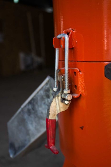 Granulator furaje KL-300 cu 3 matrite, motor inclus 22 kW Garanție