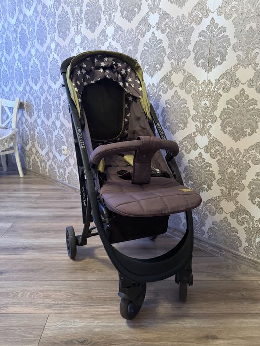 Продам прогулочную коляску